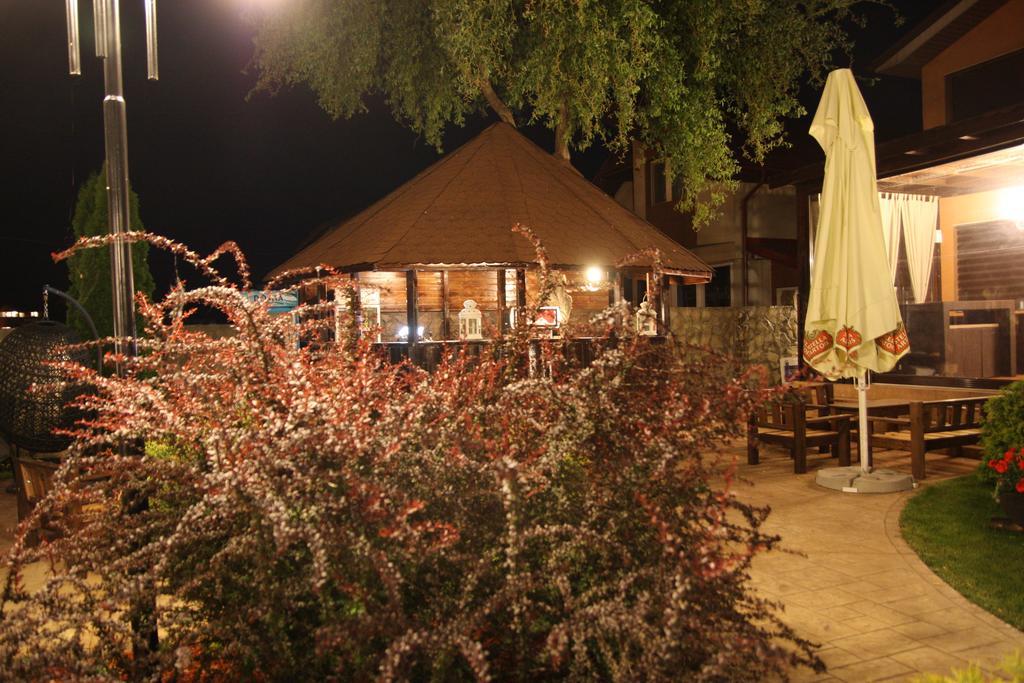 Rixo'S Guesthouse Circea Exterior photo