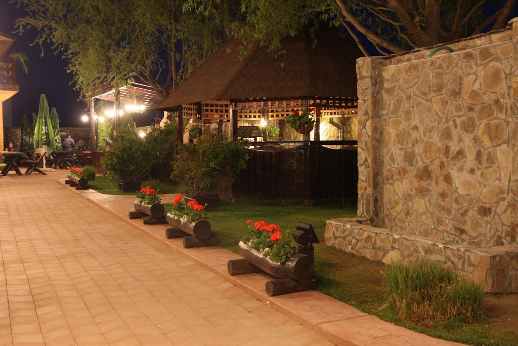 Rixo'S Guesthouse Circea Exterior photo